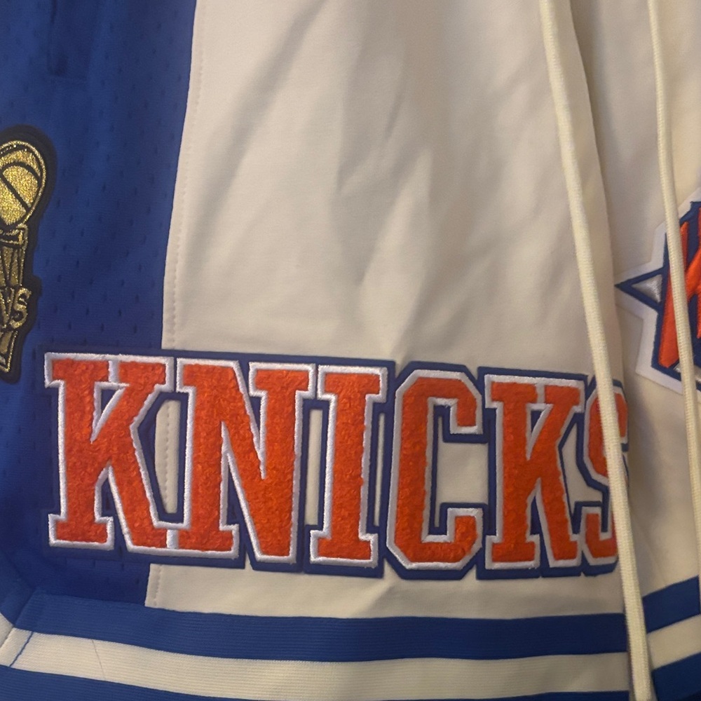 NBA NY knicks Shorts in Cream and Blue - Picture 6 of 14